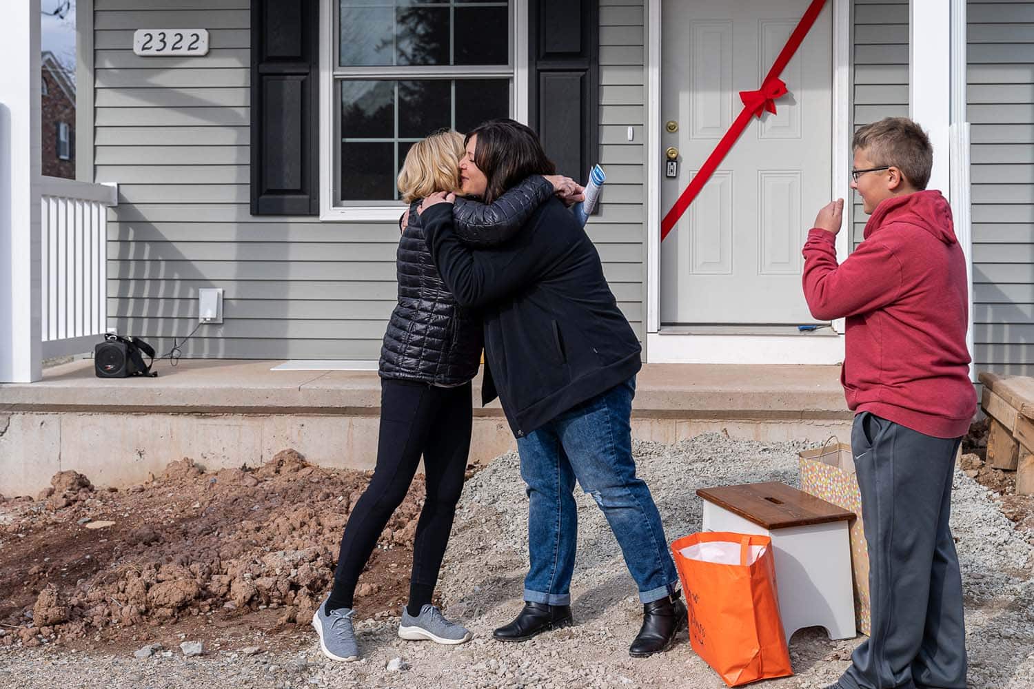 Shaunna and Zorica hugging